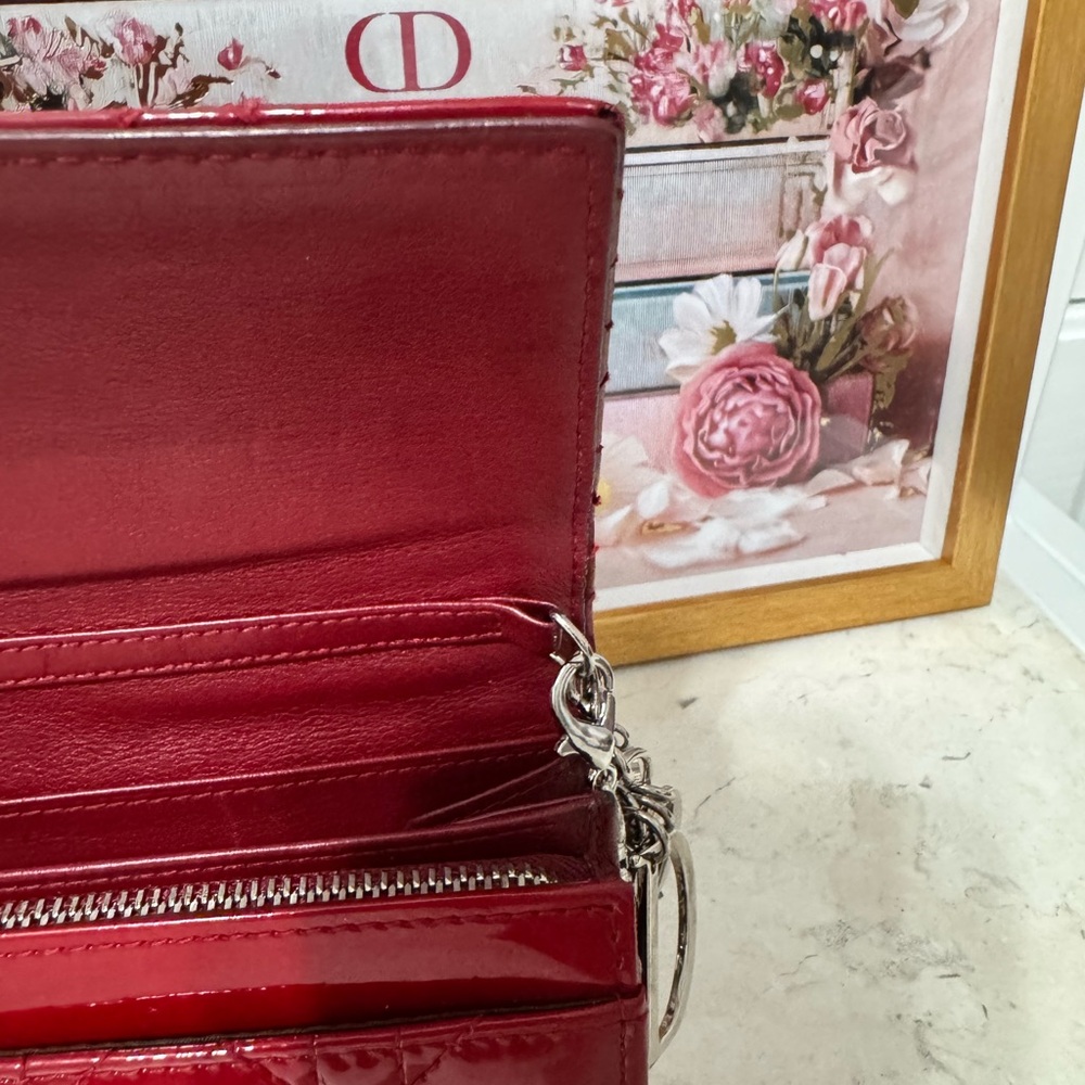 DIOR ♥️ patent cannage wallet on chain ♥️ - Picture 14 of 15